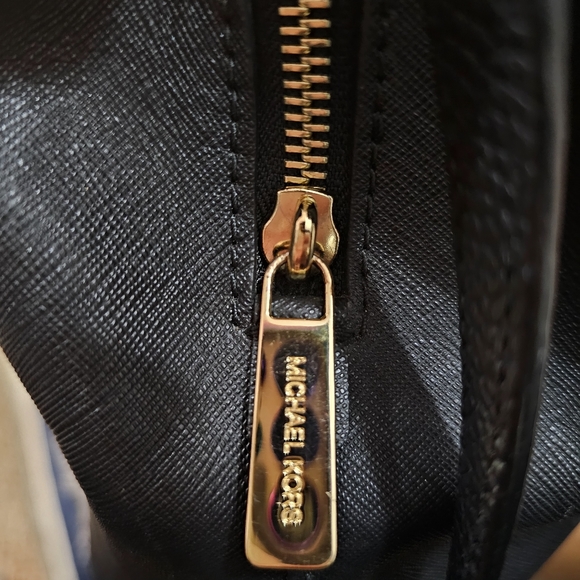 Michael Kors Savannah Medium Saffiano Leather Satchel Tote Bag - Picture 15 of 16